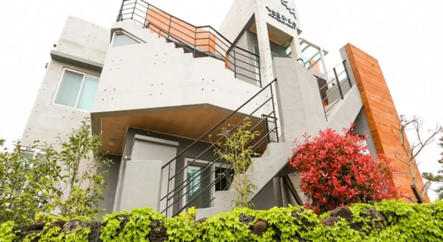 Jeju Gaonnuri Guest House, Забронировать Гостевой дом Отели Согвипхо с парковкой, Парковка