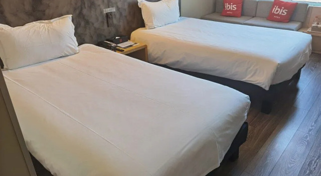 Ibis Nanjing Jiangbei Hongyang New Area Red Sun Plaza Hot