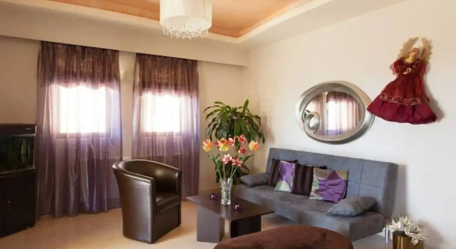 Louloudis Villa, Rezerwuj Willa Hotele w Spílion z basenem, Basen