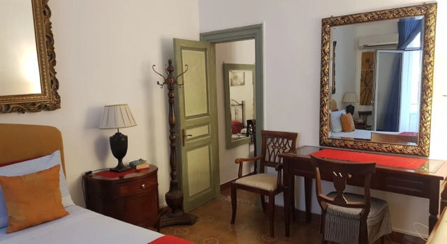Casa Ròdue a Quiet Historic Center of Palermo, Забронировать Апартаменты/квартира Отели Палермо с парковкой, рядом с Кафедральный собор, Парковка