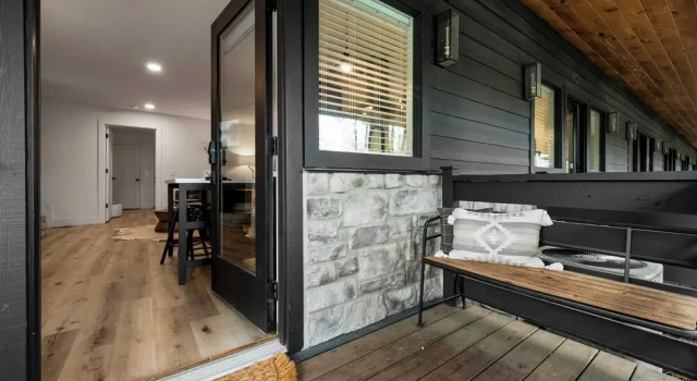 Коттедж Indoor Heated Pool, Game Room, Hot Tub, Firepits & Spacious Lodge Perfect for Families & Groups 2 Suites at Firefly Mountain Lodge by Avantstay