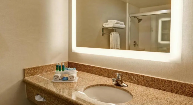 Номер Standard Holiday Inn Express Newport Beach by IHG