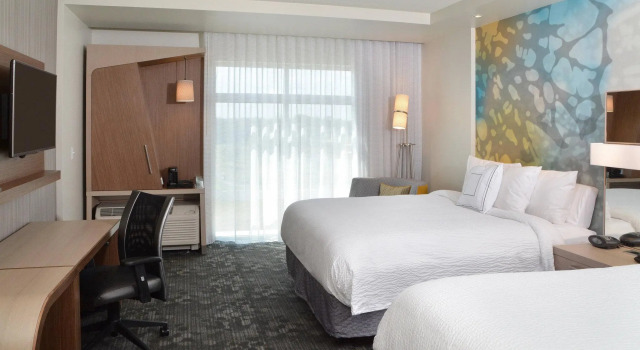Четырёхместный номер Standard Courtyard by Marriott Youngstown Canfield