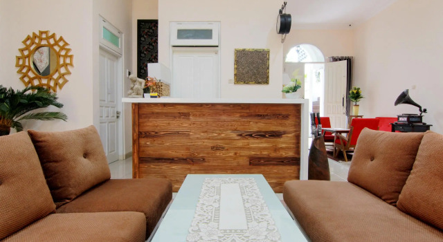 Just Eleven, Book Hotel Hotels in Yogyakarta Province with Breakfast, Breakfasts