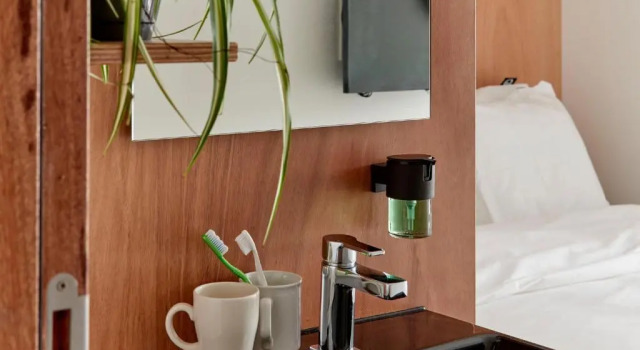 Трёхместный номер Standard с балконом Q-Factory Hotel