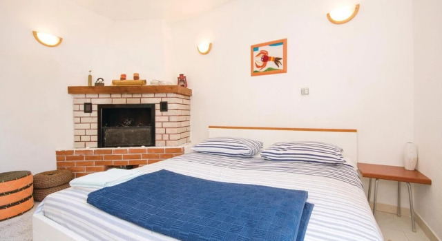 Stunning Home in Sevid With Wifi and 4 Bedrooms