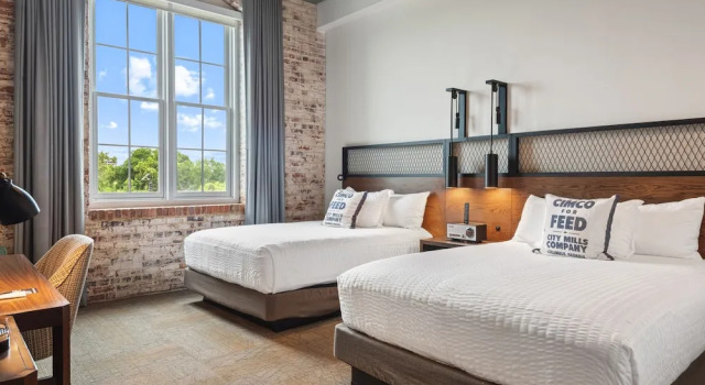 Четырёхместный номер Classic с видом на реку City Mills Hotel