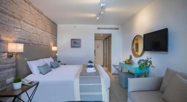 Двухместный номер Standard с видом на горы Leonardo Plaza Cypria Maris Beach Hotel & Spa