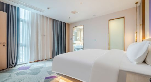 Люкс Deluxe LAVANDE Hotel (Shenzhen Guangming Phoenix City Branch)
