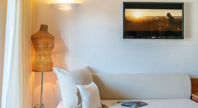 Четырёхместный семейный номер Standard с балконом Hotel Rex