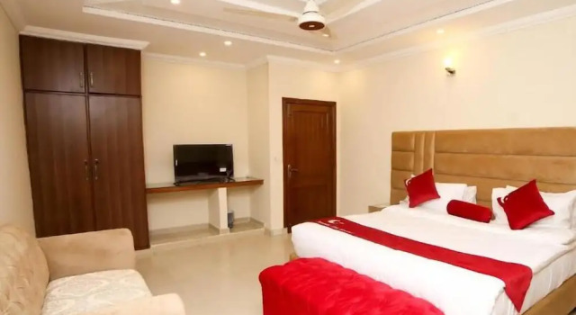 Номер Executive Premier Inn Grand Gulberg Lahore