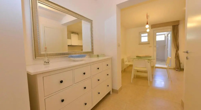 NEW 2022 FAMILY HOUSE Ruzmarin, Rezerwuj Hotel Hotele w Kvarner Islands z parkingiem, Parking