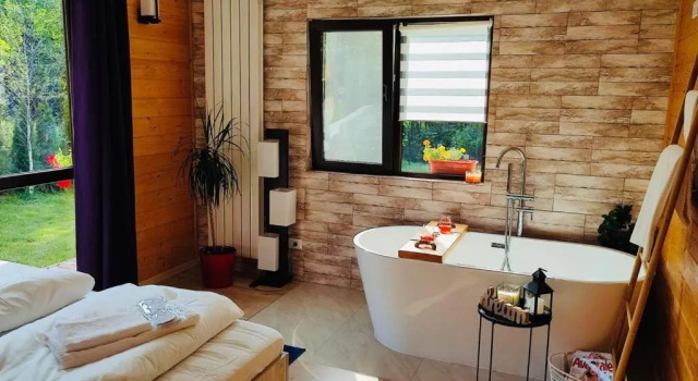 Коттедж с 5 комнатами River Residence Chalet