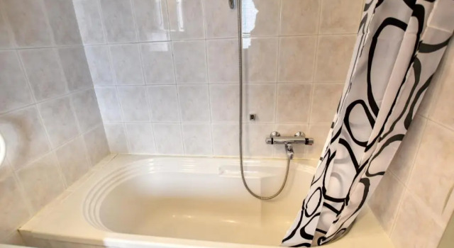 Casa con Vista Airconditioned 2-Bedroom Apartment, Забронировать Апартаменты/квартира Реццонико Озеро Комо