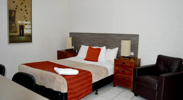 Студия Mid City Motor Inn