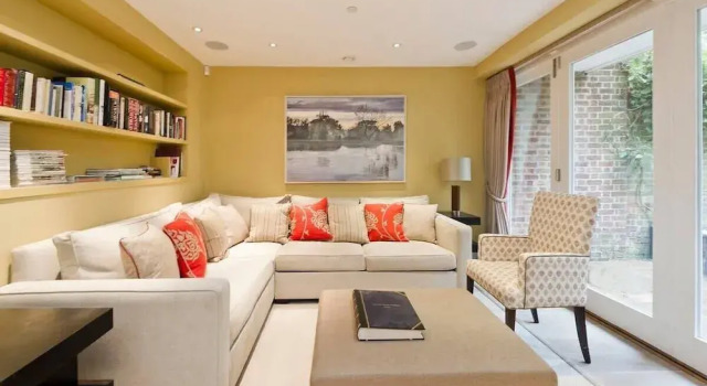 Коттедж с 4 комнатами 4 Bedroom House, Holland Park