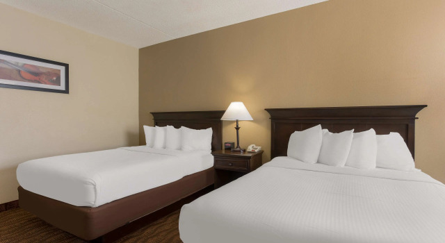 Четырёхместный номер Standard Best Western Music Capital Inn