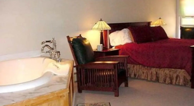 Alps Boulder Canyon Inn