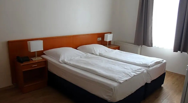 Stadt-Gut-Hotel Zum Rathaus, Забронировать Отель Оберхаузен Ruhr area, рядом с Многофункциональная крытая арена König-Pilsener-Arena