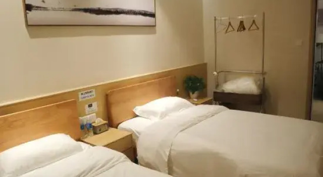 Люкс с 2 комнатами с балконом Chuang Wutong Homestay Phase 3