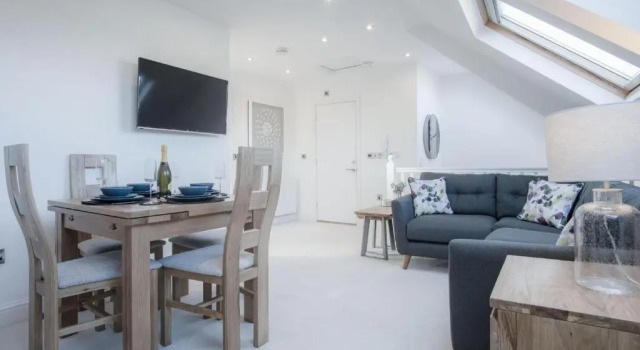 Skylark - 2 Bedroom Apartment - Tenby