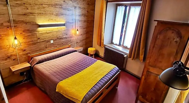 La Vieille Auberge, Book Hostel Vars Hautes-Alpes