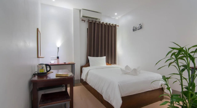 Yellow Hostel