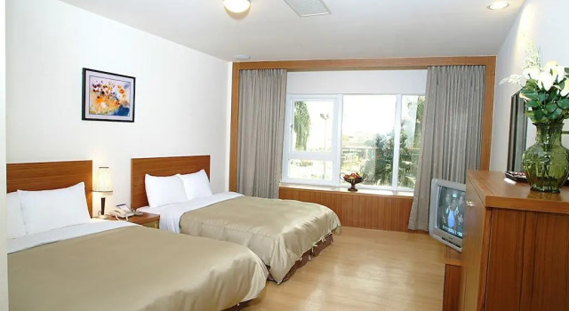 Takatama Hotel, Забронировать Отель Отели Тайнань 3 звезды, рядом с Zhongshan Park, 3*