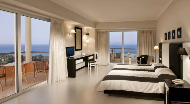 Люкс Prestige Kipriotis Panorama Hotel & Suites by Anayia All Inclusive Resorts