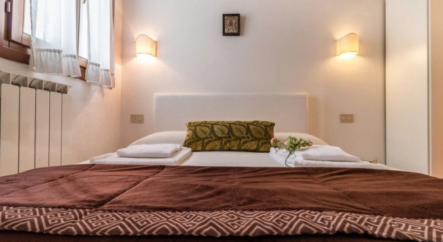 Venice Canal View Boutique Apartment, Забронировать Апартаменты/квартира Каннареджо Венеция