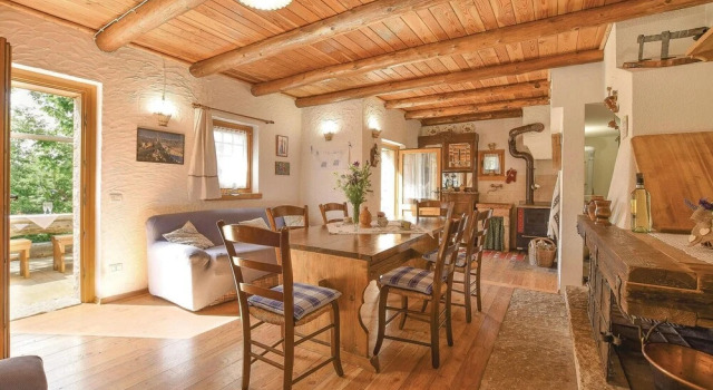Amazing Home in Lamon With 2 Bedrooms and Wifi, Book Hotel Lamon 