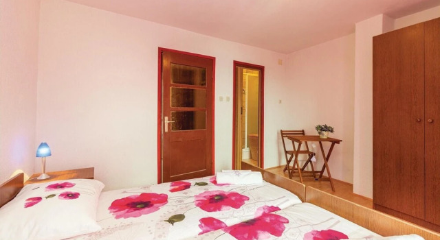 Stunning Home In Punat With Kitchen, Prenota Hotel Hotel a Isole Quarnerine con parcheggio, Parcheggio
