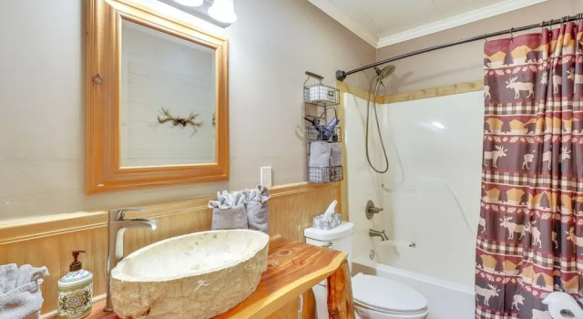 Коттедж 'just Fur Relaxin' Sevierville Cabin w/ Hot Tub!