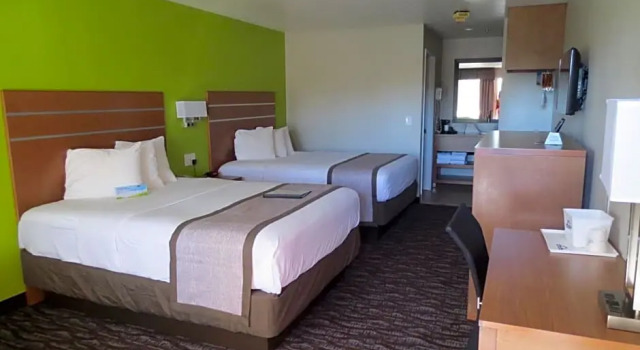 Четырёхместный люкс Days Inn & Suites by Wyndham Arcata