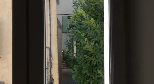 L'Ajoucadou, Rezervovat Apartmánový hotel Hotely v Luberon s parkováním, Parkování