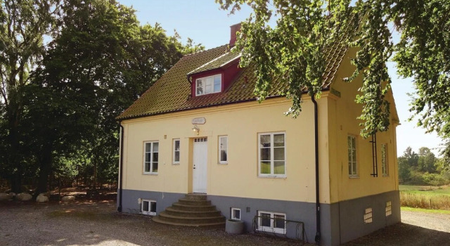 Awesome Home in Tomelilla With 5 Bedrooms, Rezerwuj Hotel Hotele w Lagos z parkingiem, Parking