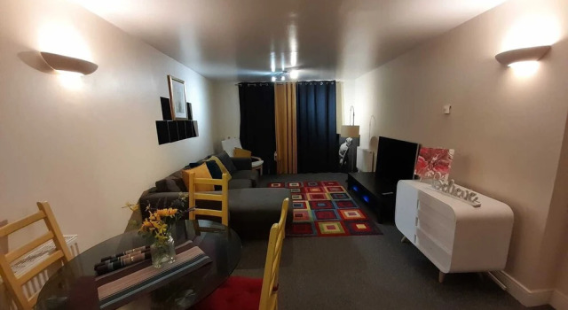 Lovely 2-bed Apartment With 2 Bathrooms in London, Varaa Huoneisto Asunnot kohteessa Merseyside, Huoneisto