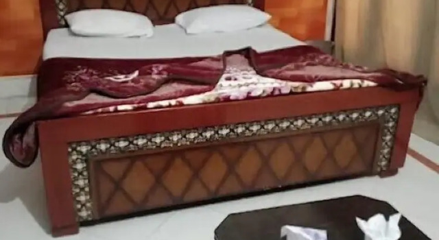 Camera Deluxe Hotel 9 Star Multan