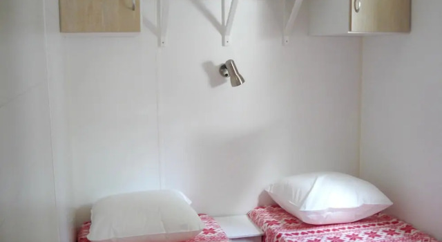 Property With 2 Bedrooms in Saint-martin-de-queyrières, With Wonderful
