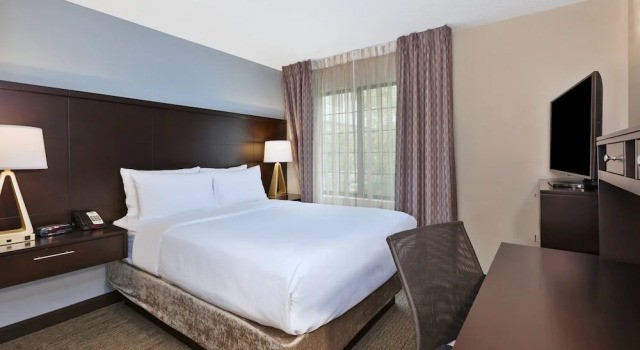 Люкс с 2 комнатами Staybridge Suites Detroit-Utica by IHG
