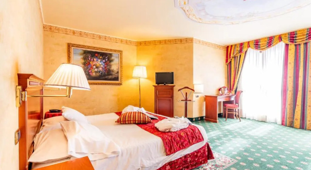 Полулюкс Hotel Cristallo