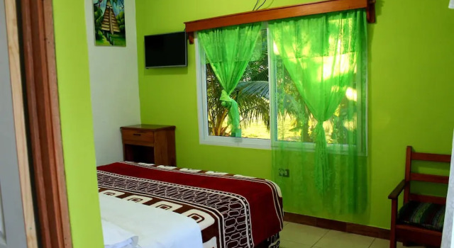 Sun Breeze Hotel, Book Hotel Hoteller i Peten med parkering, Parkering
