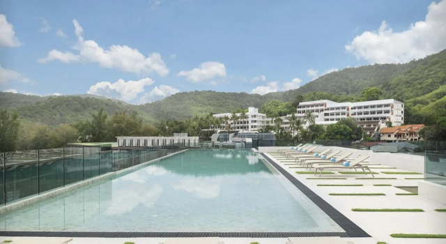 Отель JonoX Phuket Karon Hotel