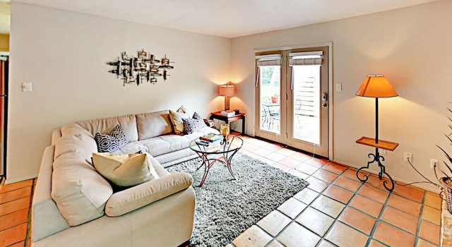 Beaver Duplex Unit B - 2 Br Duplex, Rezervasyon Otel West Lake Hills Teksas