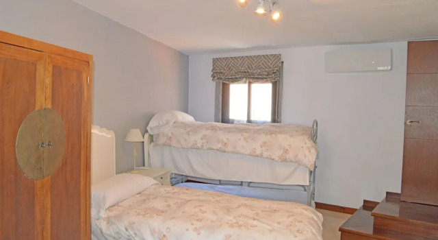 Beachfront villa protected private pool 4 bedrooms Marbella, Забронировать Вилла Марбелья Коста-дель-Соль, рядом с Arco de Marbella