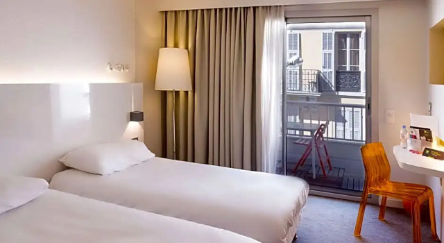 Номер Standard с 2 комнатами с балконом Ibis Styles Menton Centre