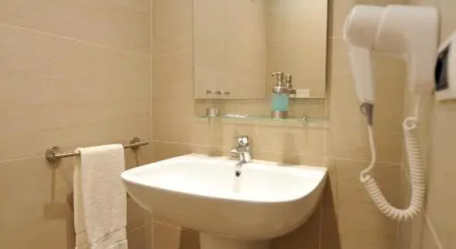 Standard Dreier Zimmer B&B Sun House