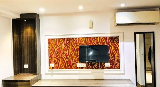 Номер Deluxe The HomeAste Residence Rajouri Garden
