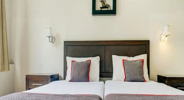 Studio Townhouse OAK Hotel Grand Cikarang