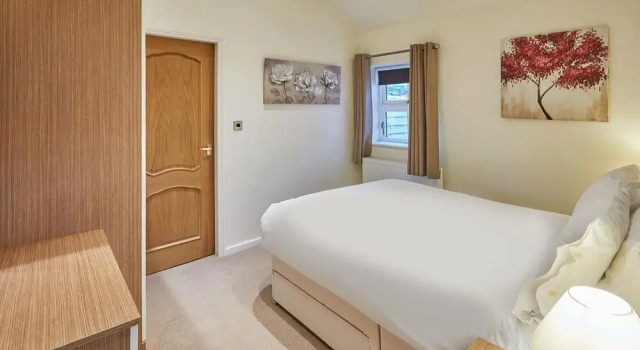 Woodlands Cottage in Folkton, Забронировать Дом для отпуска Отели Северного Йоркшира с парковкой, Парковка